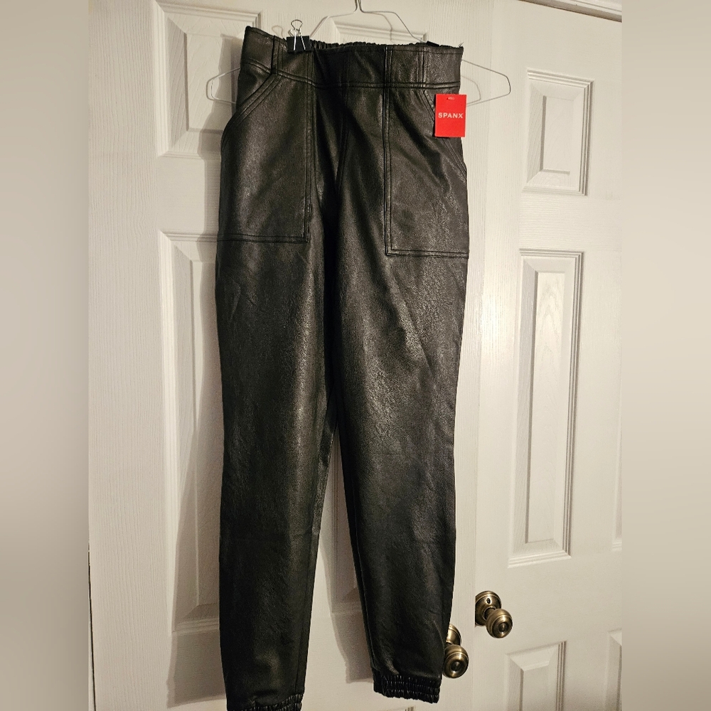 Spanx Black Leather Look Pants Size Small